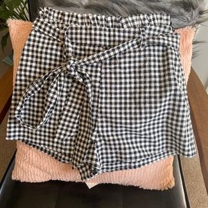 Forever 21 Gingham paperbag short XS